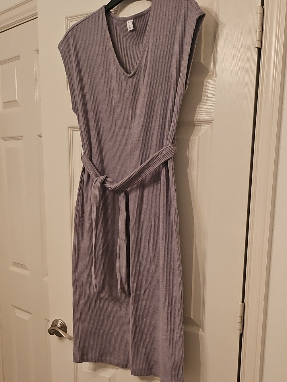 Old Navy Gray Ribbed V-Neck Midi Sweater Dress with Waist Tie